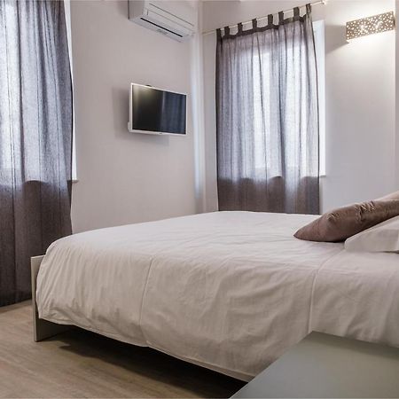 Claudio Rooms Fabbrico Luaran gambar