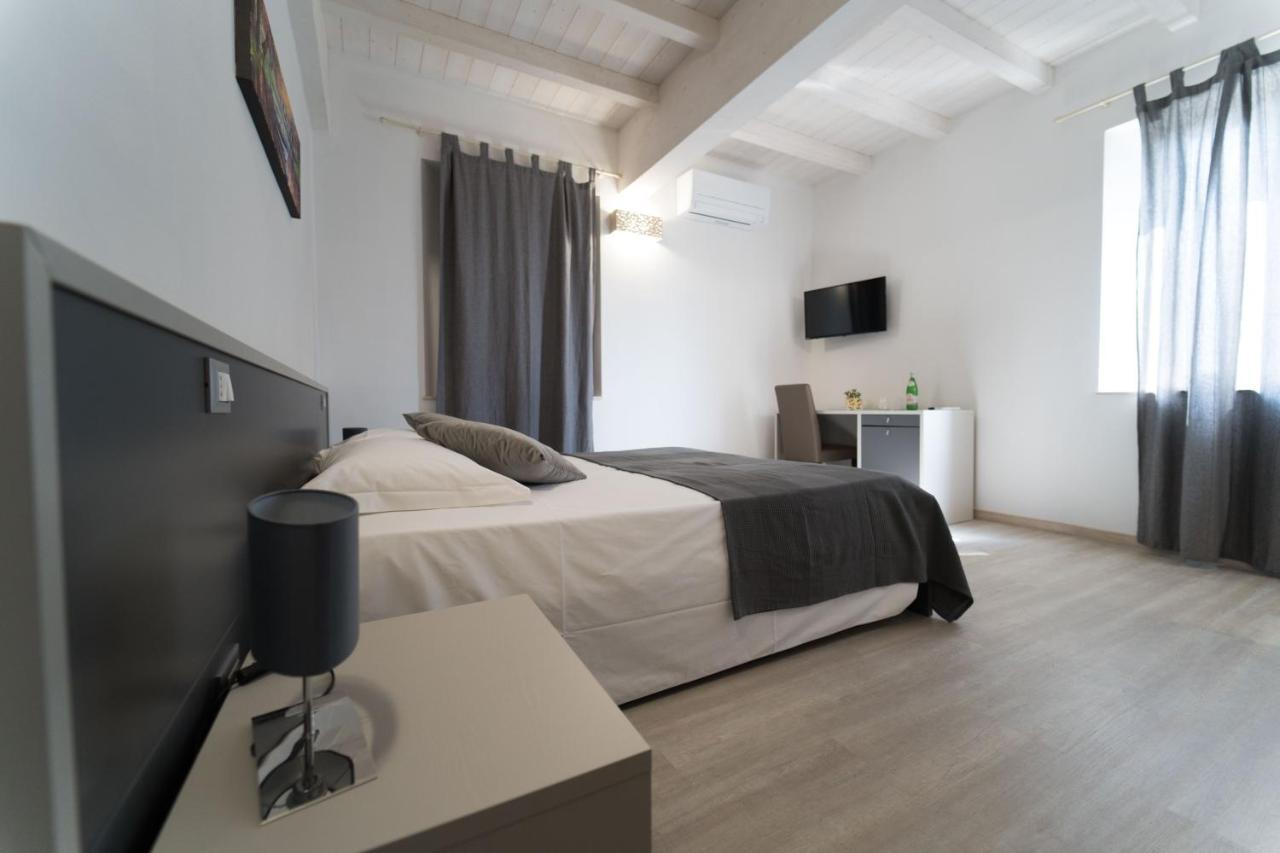 Claudio Rooms Fabbrico Luaran gambar