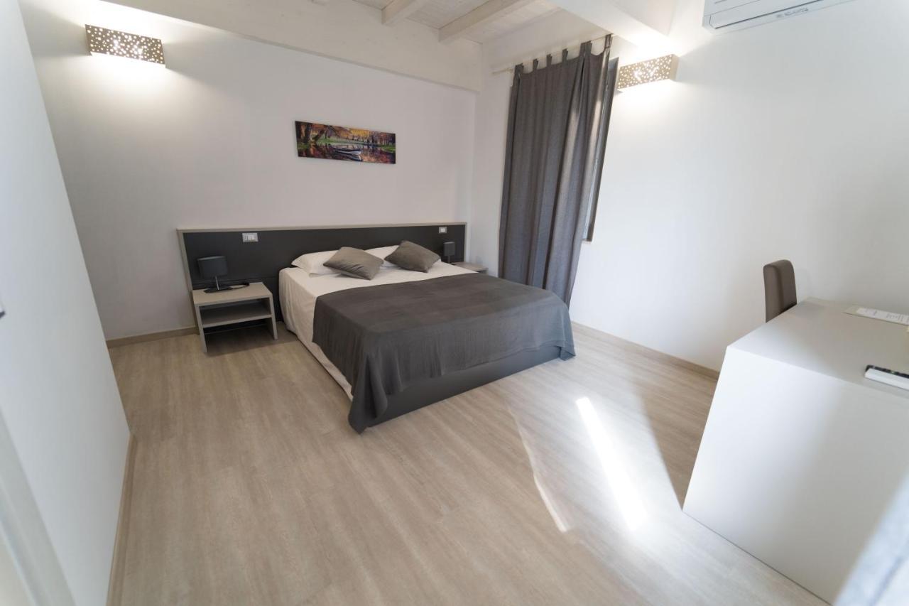 Claudio Rooms Fabbrico Luaran gambar